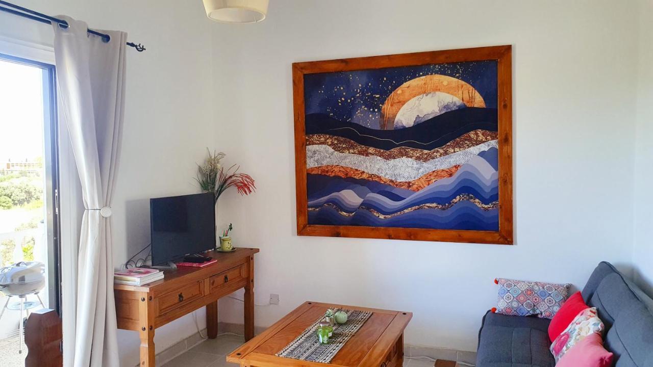 Tina'S Cozy Studio Polis Ngoại thất bức ảnh