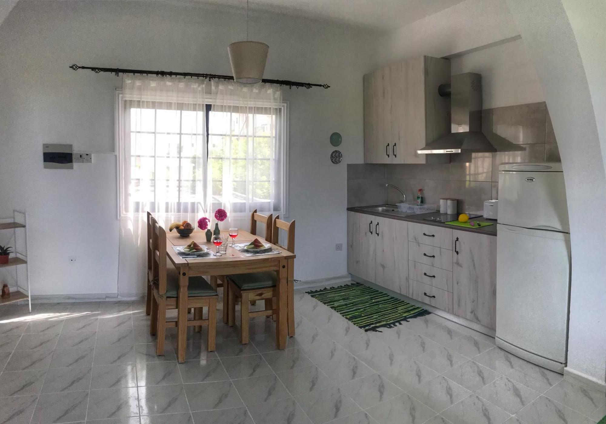 Tina'S Cozy Studio Polis Ngoại thất bức ảnh